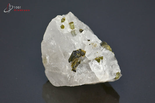 Minéral cristallisé de tourmaline verte ou verdélite du Brésil