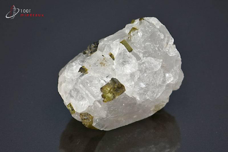 Minéral cristallisé de tourmaline verte ou verdélite du Brésil