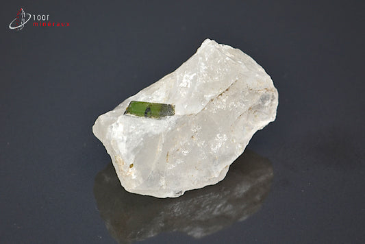Minéral cristallisé de tourmaline verte ou verdélite du Brésil