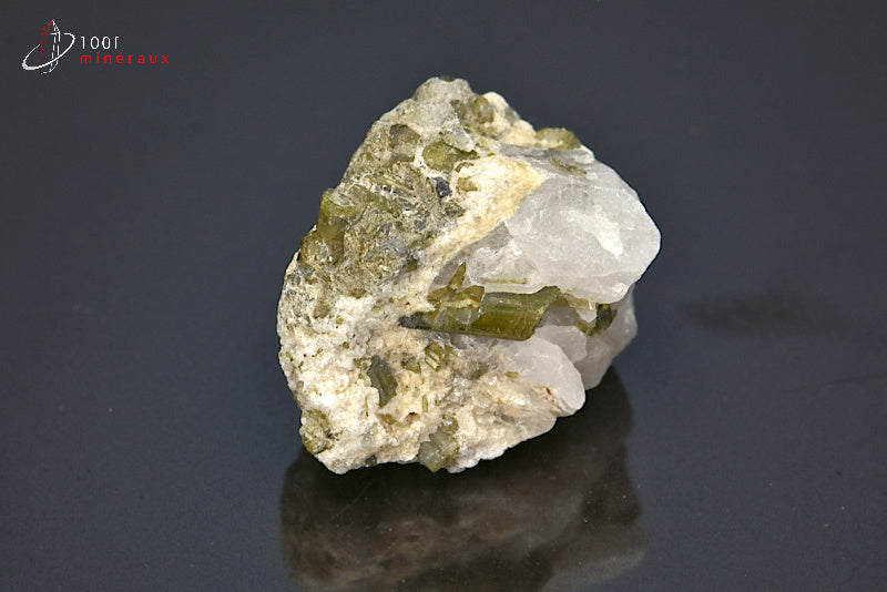 Minéral cristallisé de tourmaline verte ou verdélite du Brésil
