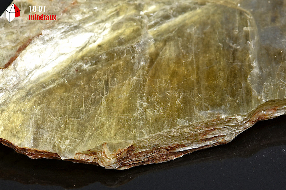 Minéral cristallisé de muscovite ou mica blanc de Madagascar