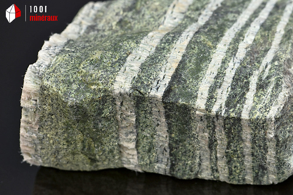 Minéral brut de serpentine verte du Brésil