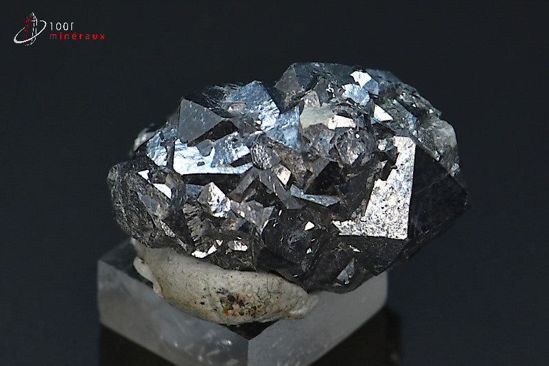 Minéral cristallisé de skuttérudite du Maroc