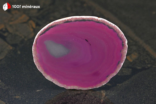 Tranche Agate teintée rose Brésil - Forme circulaire, cercles concentriques et inclusion incolore centrale - 41 g - BL619
