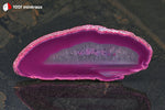 Tranche d'Agate teintée rose du Brésil (allongée, bord rose foncé, centre cristallisé) - 37 g / BL622 - Vignette | 1001 minéraux