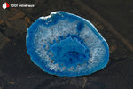 Tranche d'Agate teintée bleue du Brésil (circulaire, bande bleue, centre bleu, cristallisation) - 38 g / BL625 - Vignette | 1001 minéraux