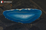 Tranche d'Agate teintée bleue du Brésil (allongée, bandes bleu sombre et clair, centre cristallisé) - 31 g / BL626 - Vignette | 1001 minéraux