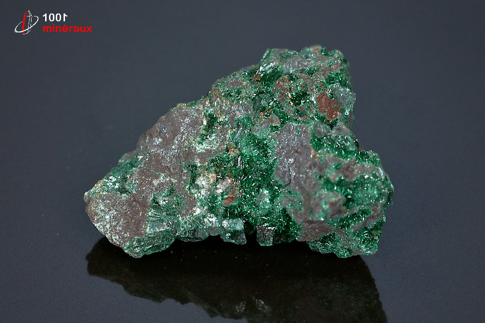 Minéral cristallisé de brochantite verte du Maroc