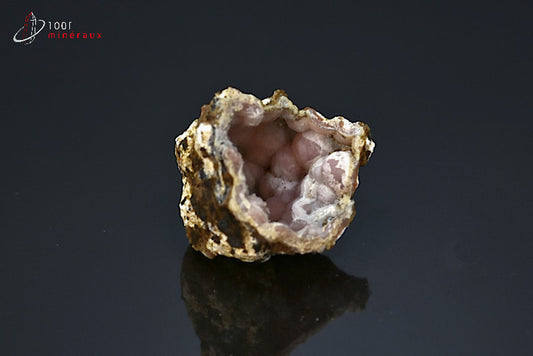 Minéral cristallisé de géode de calcédoine rouge du Maroc