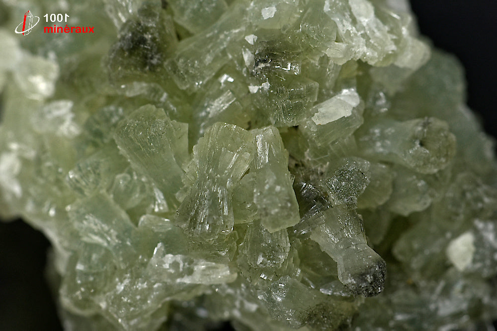 Minéral cristallisé de prehnite verte du Maroc