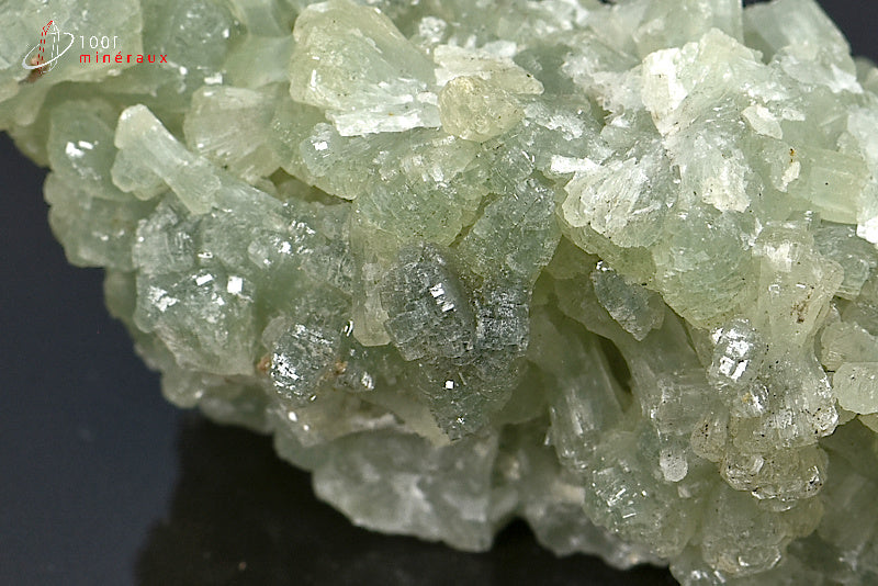 Minéral cristallisé de prehnite verte du Maroc