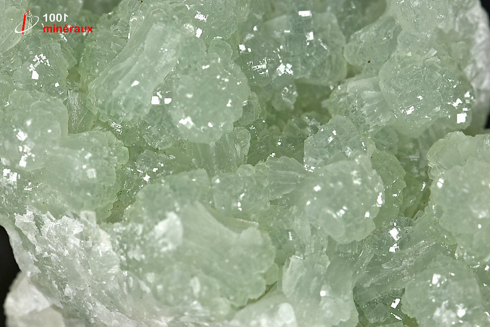 Minéral cristallisé de prehnite verte du Maroc