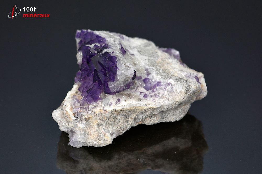 Minéral cristallisé de fluorine violette du Maroc