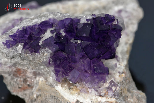 Minéral cristallisé de fluorine violette du Maroc