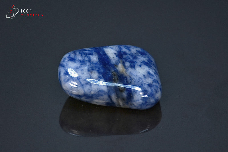 Minéral poli de sodalite bleue de Brésil