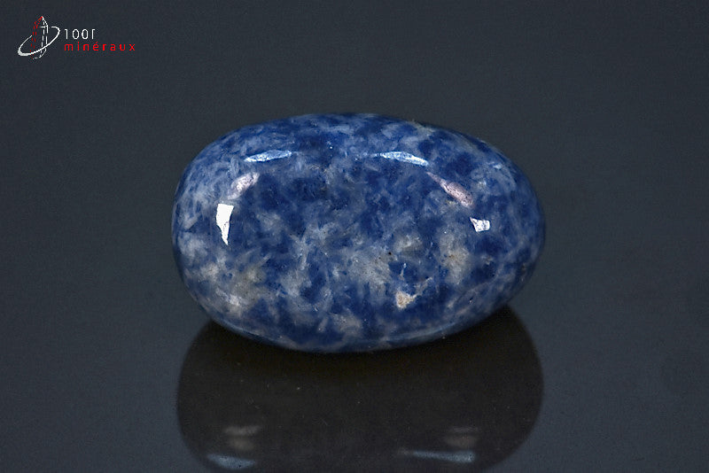Minéral poli de sodalite bleue de Brésil