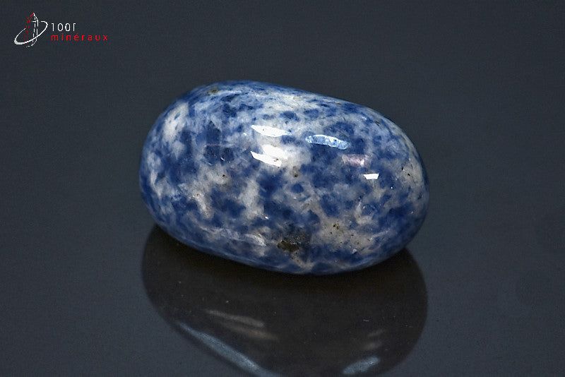 Minéral poli de sodalite bleue de Brésil