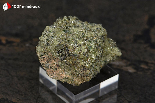 Péridot sur basalte USA - Vue sur socle, 64 g - BM267
