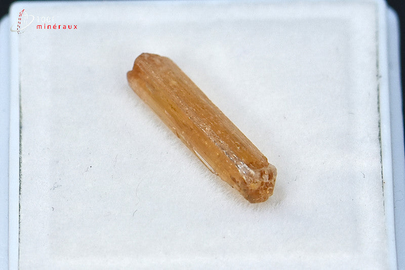 Minéral cristallisé de topaze orange du Brésil