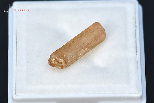 Minéral cristallisé de topaze orange du Brésil