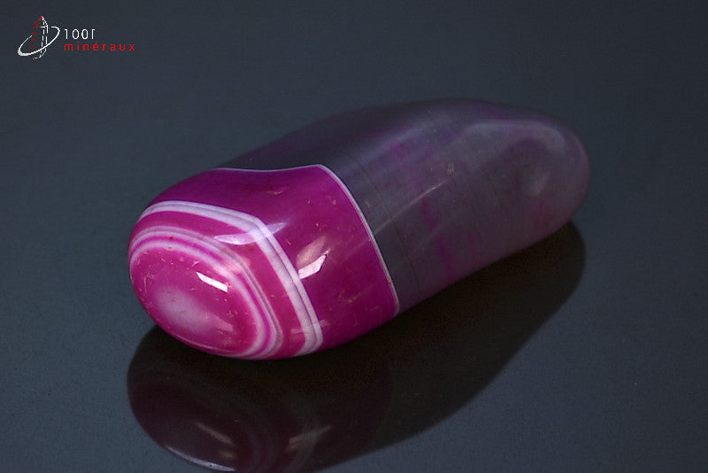 Minéral poli d'agate teintée rose lilas du Brésil