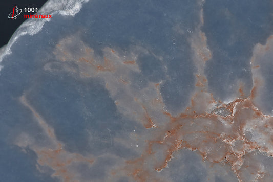 Minéral poli d'angélite bleue du Pérou