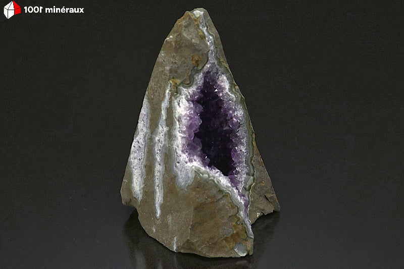 Minéral cristallisé de druse d'Améthyste d'Uruguay