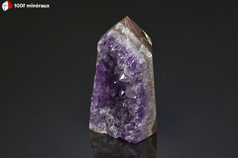 Minéral cristallisé d'une pointe d'Améthyste du Brésil