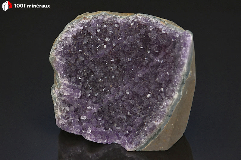 Minéral cristallisé d'une druse d'Améthyste du Brésil