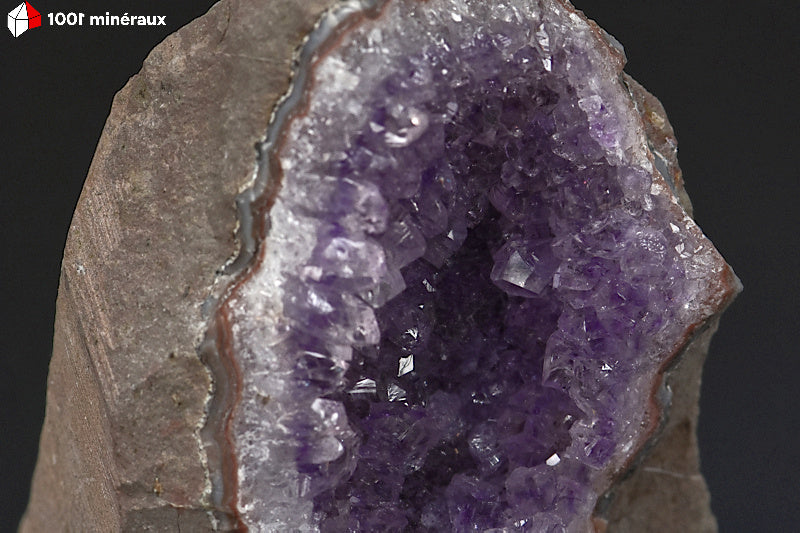 Minéral cristallisé d'une druse d'Améthyste du Brésil