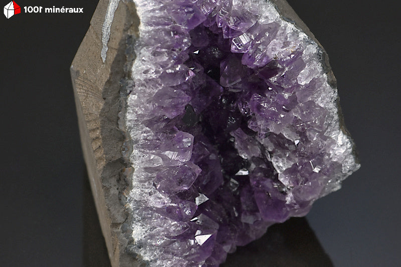 Minéral crisallisé d'une druse d'Améthyste d'Uruguay