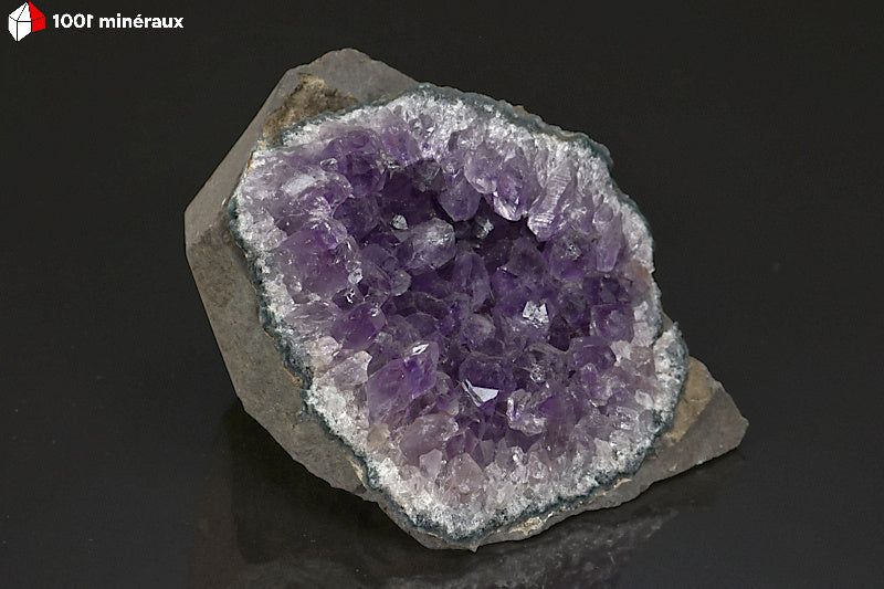Minéral crisallisé d'une druse d'Améthyste d'Uruguay