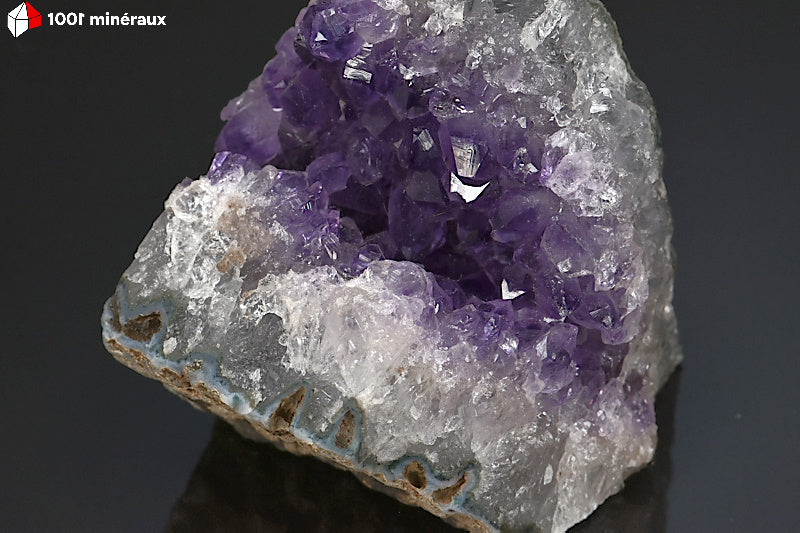 Minéral crisallisé d'une druse d'Améthyste  d'Uruguay