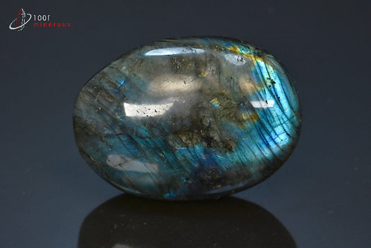 Minéral poli de labradorite de Madagascar