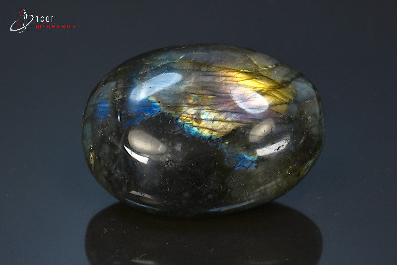 Minéral poli de labradorite de Madagascar