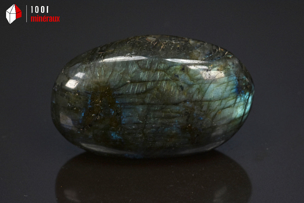 Minéral poli de labradorite de Madagascar