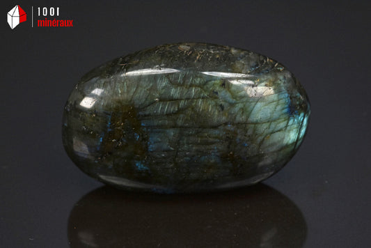 Minéral poli de labradorite de Madagascar