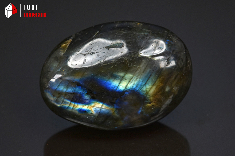 Minéral poli de labradorite de Madagascar