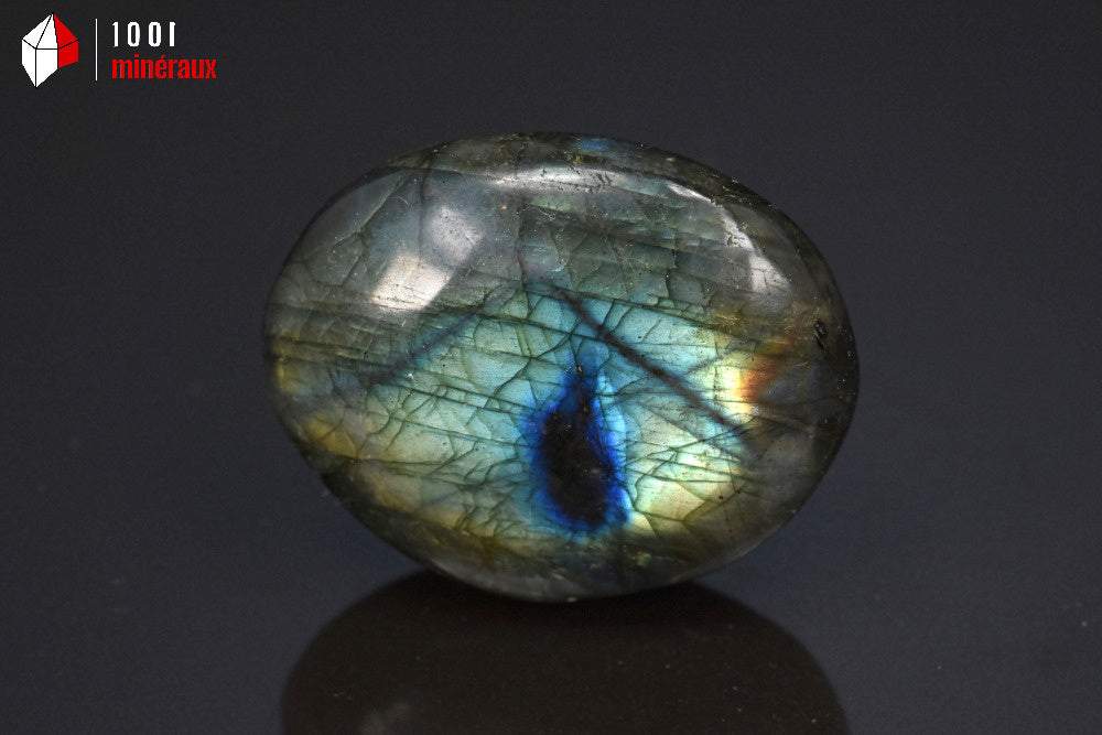 Minéral poli de labradorite de Madagascar