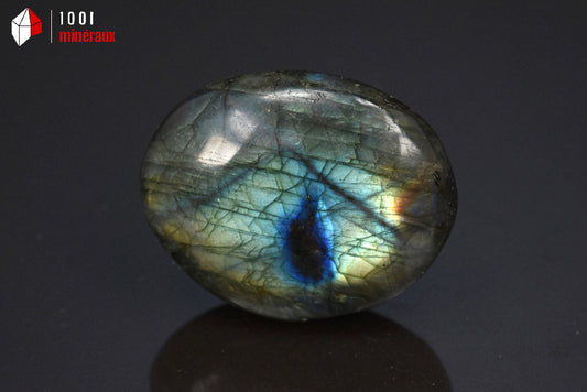 Minéral poli de labradorite de Madagascar