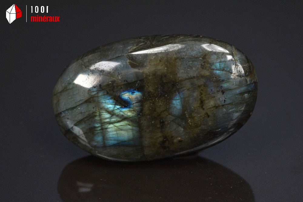 Minéral poli de labradorite de Madagascar