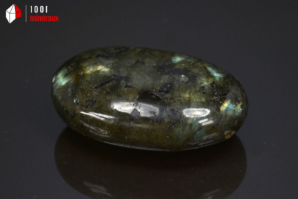Minéral poli de labradorite de Madagascar