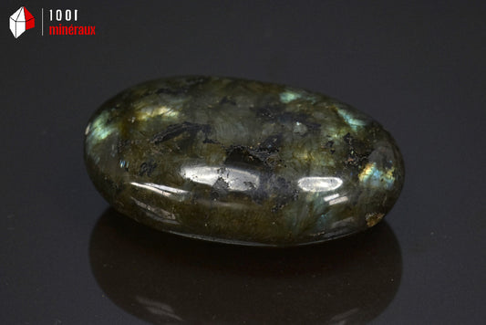 Minéral poli de labradorite de Madagascar