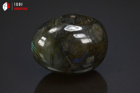 Minéral poli de labradorite de Madagascar