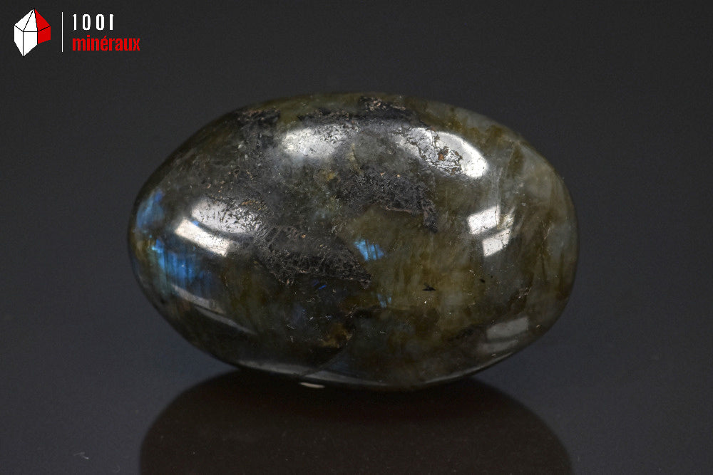 Minéral poli de labradorite de Madagascar