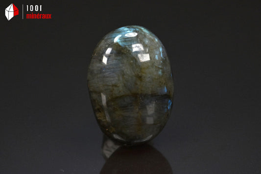 Minéral poli de labradorite de Madagascar