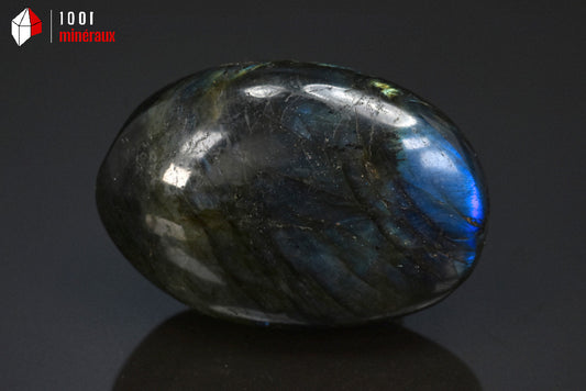 Minéral poli de labradorite de Madagascar