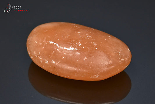 Minéral poli de calcite orange du Mexique