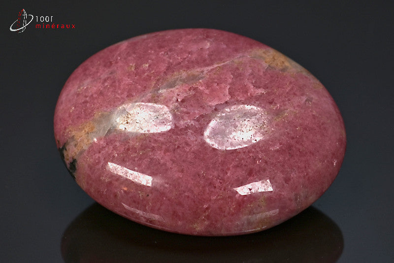 Minéral poli de rhodonite rose de Madagascar
