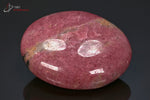 Rhodonite polie en galet - Madagascar - pierres polie 8,1 cm / 328g / BM918 - Vignette | 1001 minéraux
